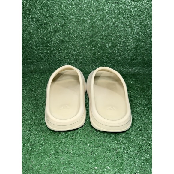adidas Yeezy Slide Bone Womens Size 7.5 Mens Size 6 Tan Comfort Daily Sandals - Picture 7 of 9